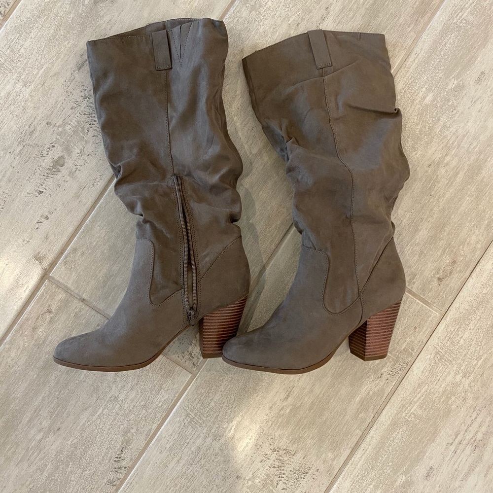 Rampage grey boots NWOB